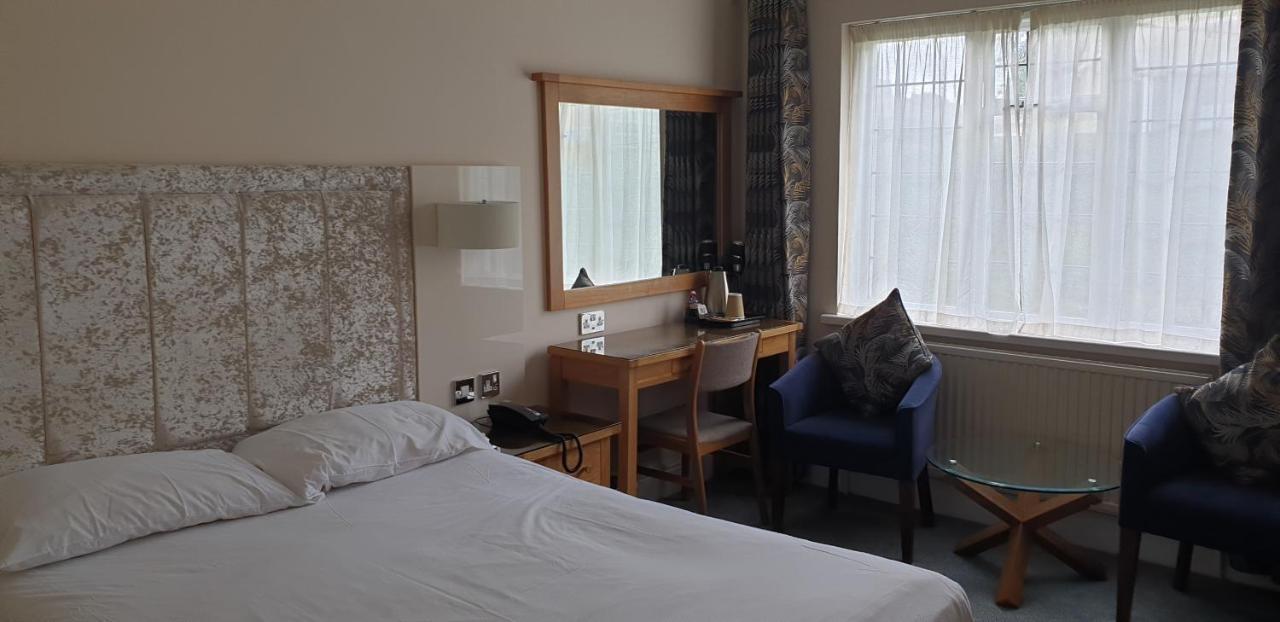 The Diplomat Hotel Restaurant & Spa Llanelli Dış mekan fotoğraf