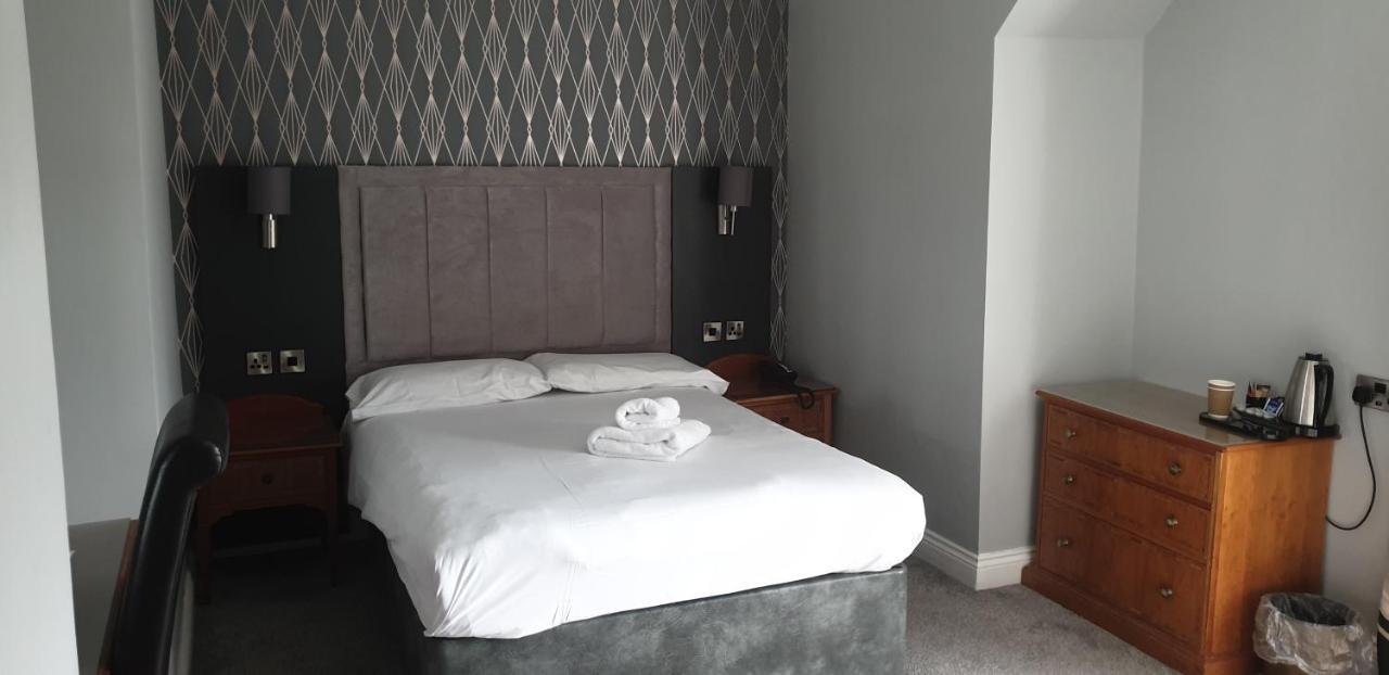 The Diplomat Hotel Restaurant & Spa Llanelli Dış mekan fotoğraf