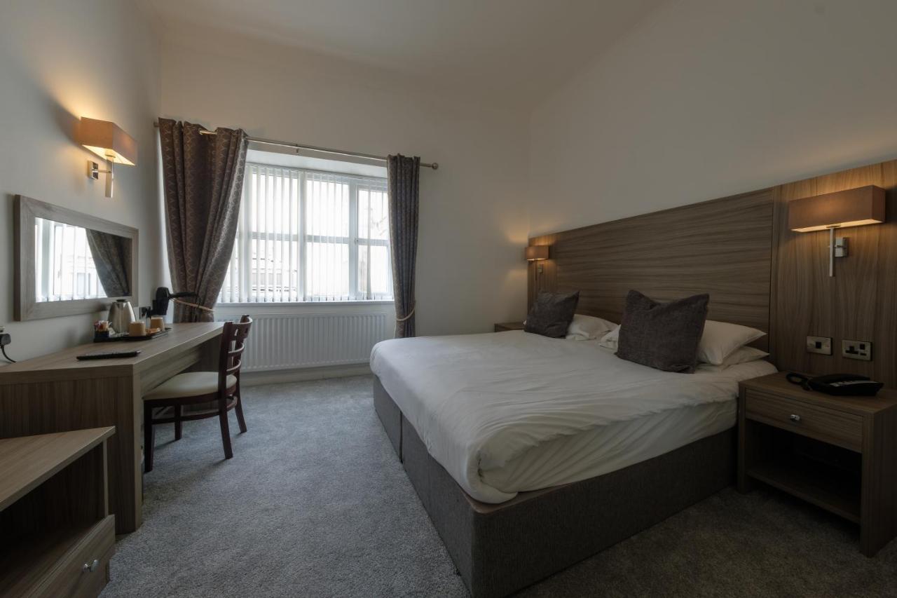 The Diplomat Hotel Restaurant & Spa Llanelli Dış mekan fotoğraf