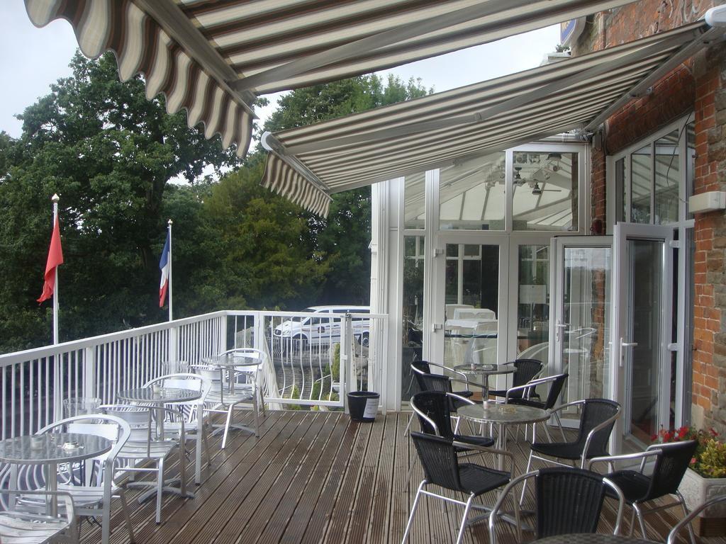 The Diplomat Hotel Restaurant & Spa Llanelli Dış mekan fotoğraf