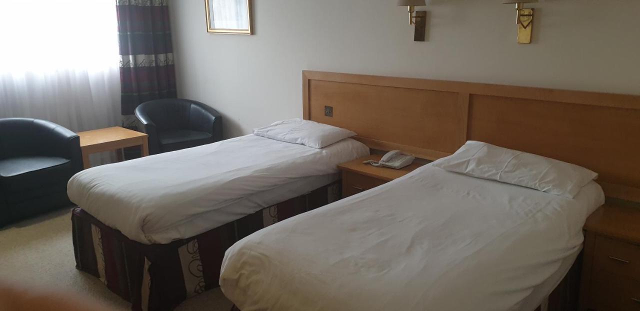 The Diplomat Hotel Restaurant & Spa Llanelli Dış mekan fotoğraf