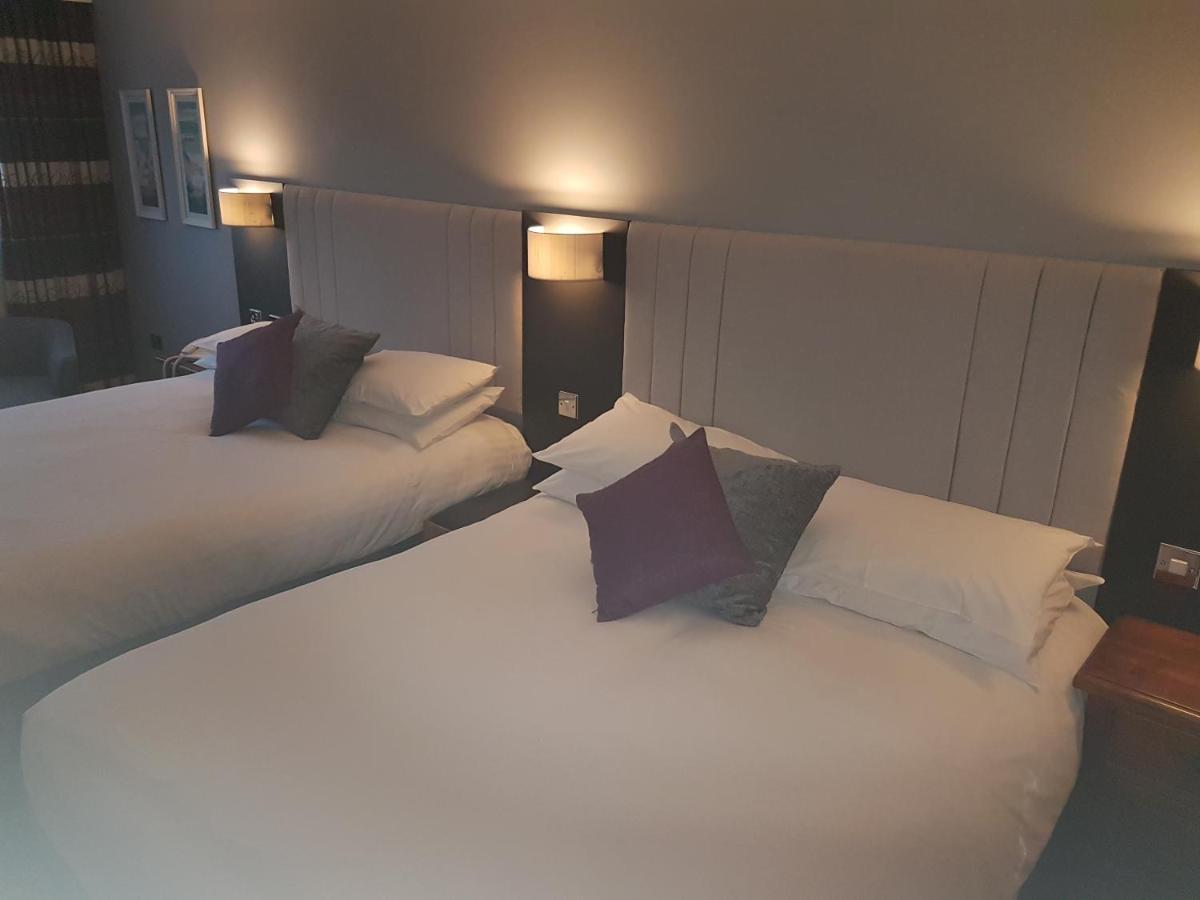 The Diplomat Hotel Restaurant & Spa Llanelli Dış mekan fotoğraf