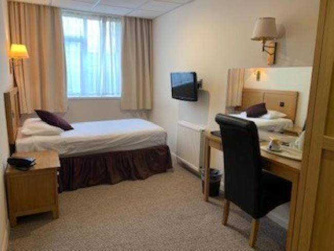The Diplomat Hotel Restaurant & Spa Llanelli Dış mekan fotoğraf
