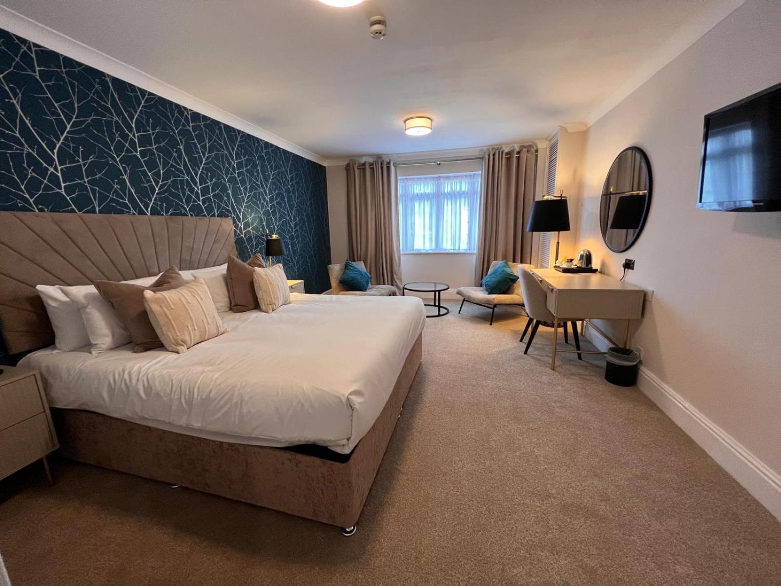 The Diplomat Hotel Restaurant & Spa Llanelli Dış mekan fotoğraf