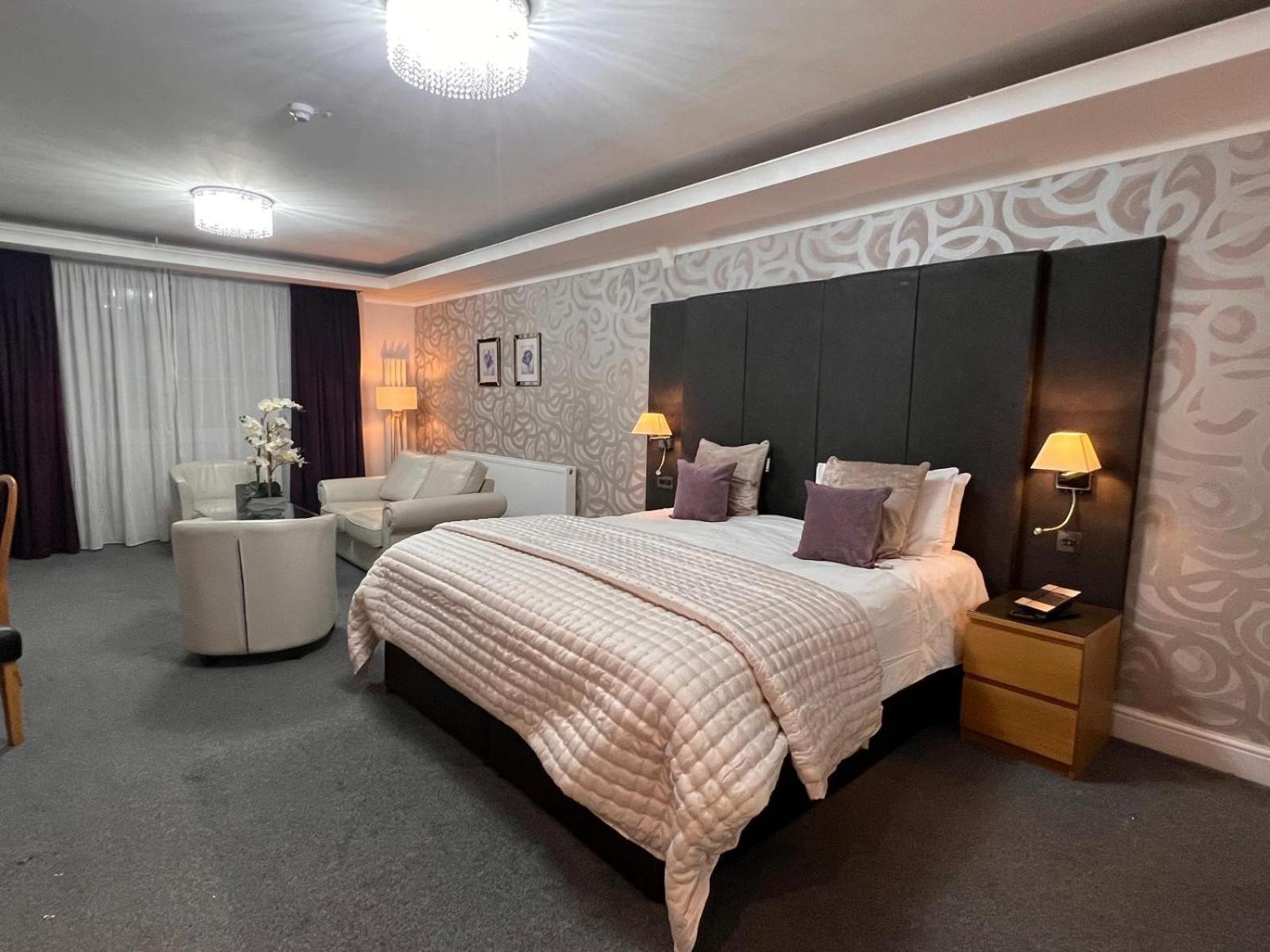 The Diplomat Hotel Restaurant & Spa Llanelli Dış mekan fotoğraf