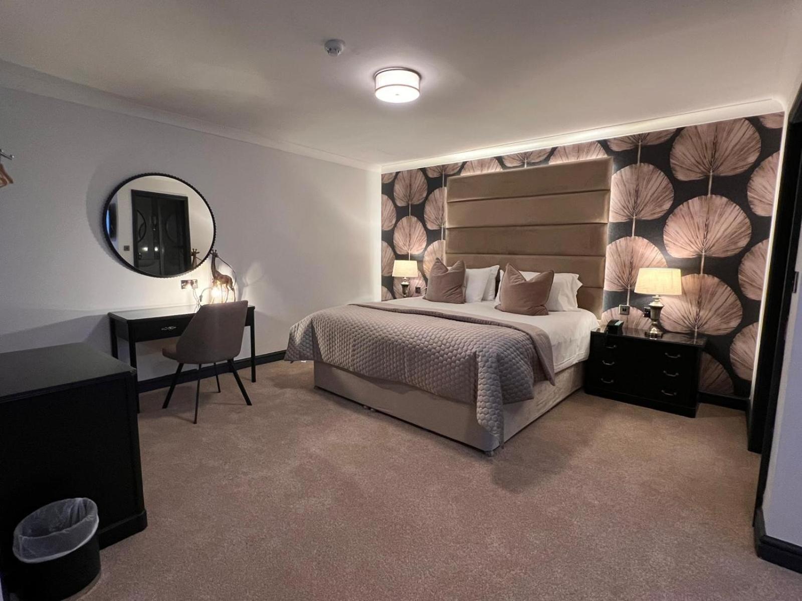 The Diplomat Hotel Restaurant & Spa Llanelli Dış mekan fotoğraf