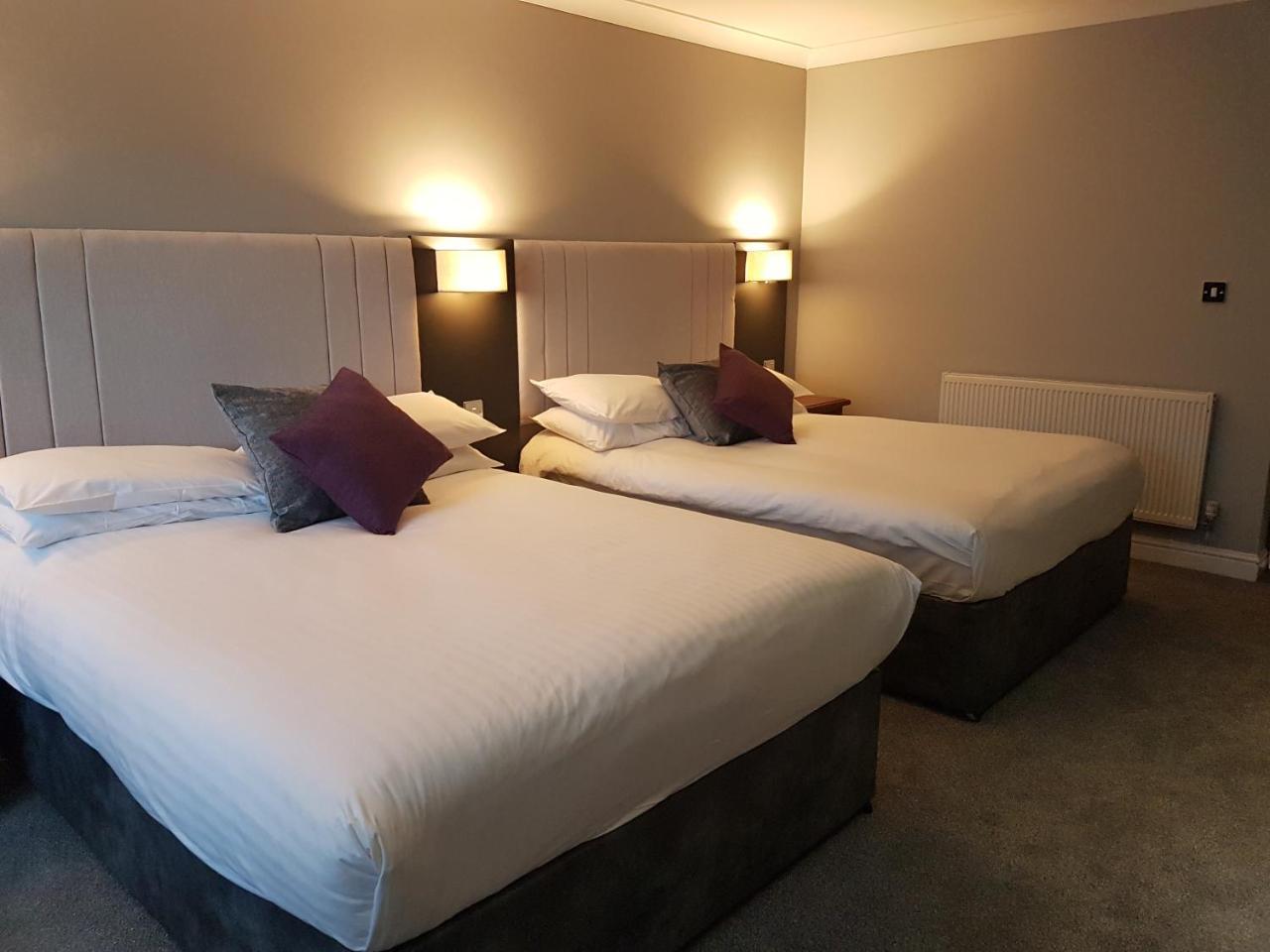 The Diplomat Hotel Restaurant & Spa Llanelli Dış mekan fotoğraf
