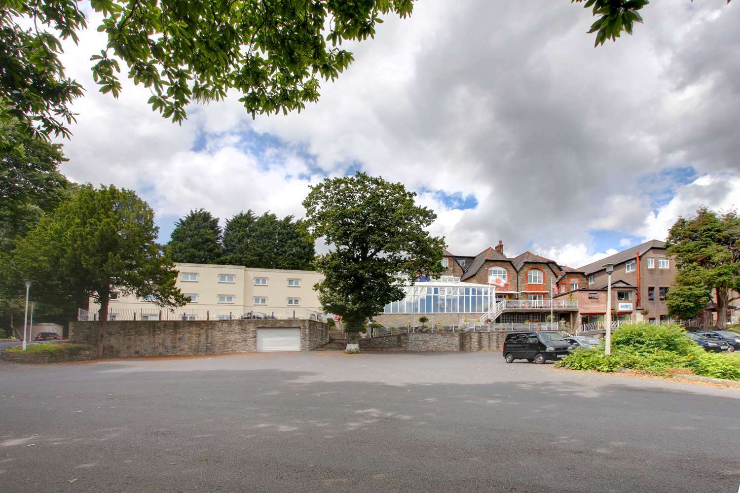 The Diplomat Hotel Restaurant & Spa Llanelli Dış mekan fotoğraf